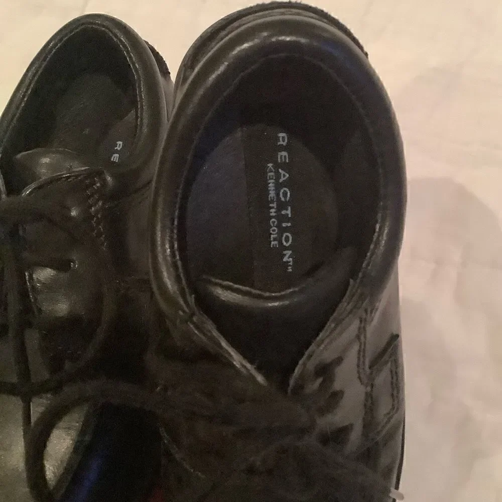 Kenneth Cole Reaction boys 9M leather dress shoes lace up EUC rubber soles black